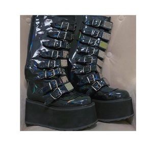 DAMNED 318 DEMONIAS• comes with box • holographic • platforms • size 9